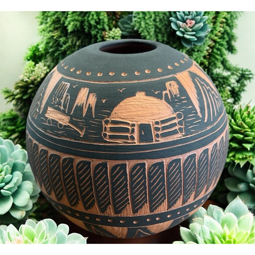 Native American Pottery Cnayon De Chelly Chinle Arizona Jackie Yazzie Sgraffito‎
